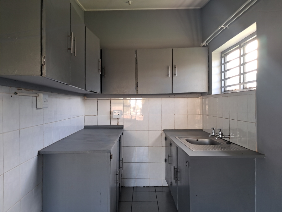 To Let 1 Bedroom Property for Rent in Humansdorp Eastern Cape